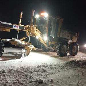 Yayla yolunda mahsur kalan çift kurtarıldı