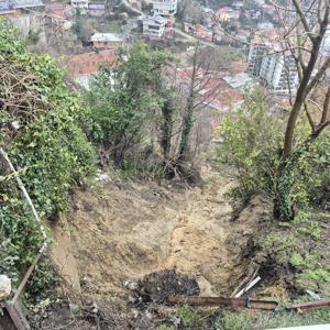 Zonguldakta heyelan; su borusu patladı, elektrik direkleri devrildi