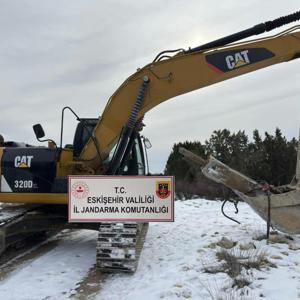 Eskişehir’de kaçak kazıya 8 gözaltı