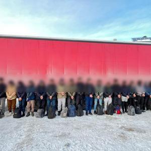 TIRın dorsesinde 25 kaçak göçmen yakalandı