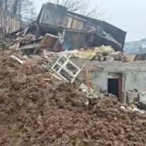 Artvin’de heyelan; ev ve ahır yıkıldı