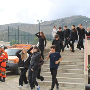 Datça Şehit Ersoy Yorulmaz Anadolu Lisesinde deprem tatbikatı