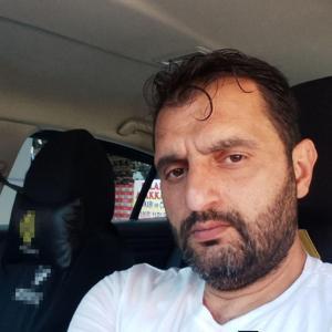 Otomobilinde tabancayla vurularak öldürüldü