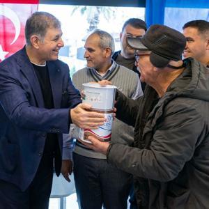 İzmirde küçük ölçekli balıkçıya dayanışma eli