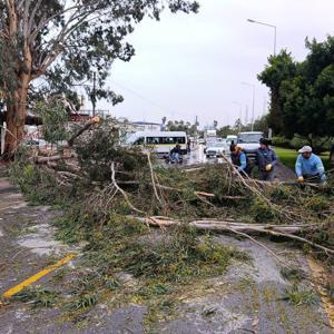 Mersin’de ekipler olumsuzlukları gideriyor
