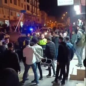 Mardinde tekmeli, kovalı ve fırçalı kavga kamerada: 3 yaralı