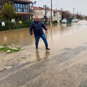 Enezde sağanak; su baskınları yaşandı