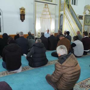 Burhaniyede ezan 3 dakika erken okundu, çok sayıda kişi orucunu açtı