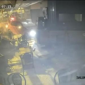 İstanbul - Üsküdarda otomobil börekçiye uçtu