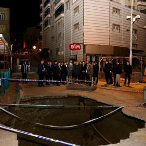 Vali Toros, göçük meydana gelen eski dere yatağında inceleme yaptı