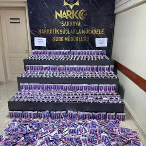 Sakarya’da dur ihtarına uymayan cipten 33 bin 400 sentetik ecza ele geçirildi
