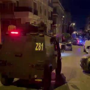 İstanbul - Maltepe’de park halindeki 3 araç yandı