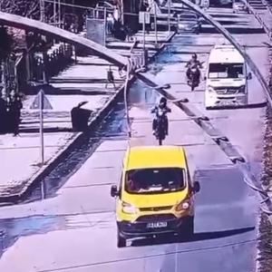 Motosikletinin ön tekerini kaldıran sürücüye ceza
