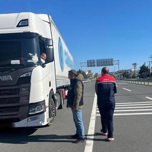 Edirne’de gıda malzemesi ve hayvan taşıyan nakil araçlarına denetim