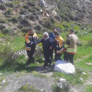 Şarampole yuvarlanan otomobilin sürücüsü yaralandı
