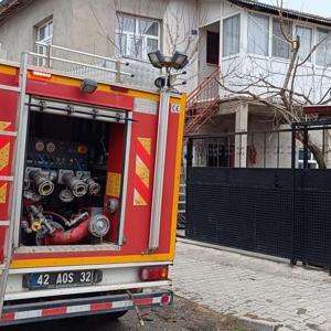 Yangında dumandan etkilenen çiftten kadın öldü, eşi hastaneye kaldırıldı