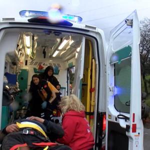 İstanbul- Tuzla TEM Otoyolunda kaza yapan otomobile başka araç çarptı; 2 si çocuk 7 yaralı