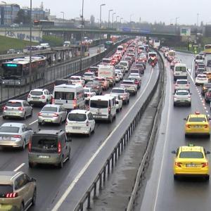 İstanbul - İstanbulda haftanın ilk iş gününde trafik yoğunluğu