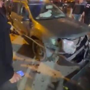Karakoçan’da otomobiller çarpıştı: 1’i ağır 3 yaralı