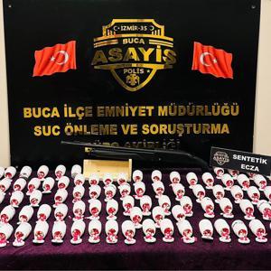 İzmirde 4 bin 984 sentetik hap ele geçirildi