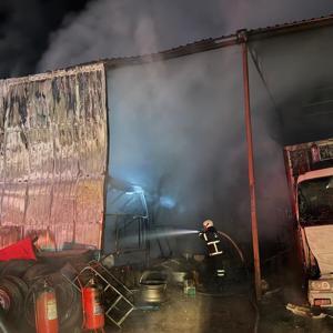 Ağır vasıta servisinde yangın