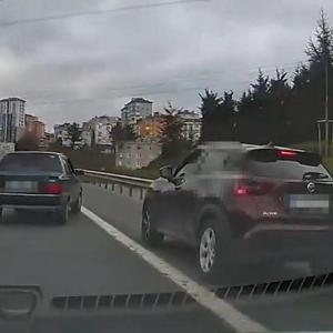 İstanbul – Ümraniyede aracından inip sürücüye saldıran şüpheliye 360 bin lira ceza