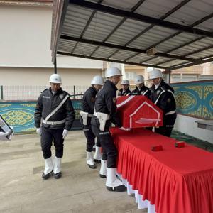 Eğlence mekanına silahlı saldırıda ölen emekli polis toprağa verildi