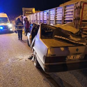 Mardinde TIRa arkadan çarpan otomobildeki 5 kişi yaralandı