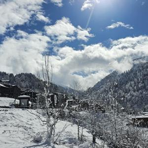 Ayder Yaylasına nisanda kar yağdı
