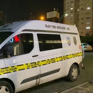 Zeytinburnunda kızını silahla öldürüp, eski eşini ağır yaralayan şüpheli kaçtı