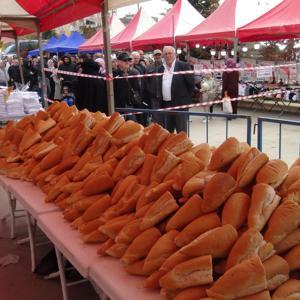 Kocaelide festivalde 5 ton hamsi dağıtıldı