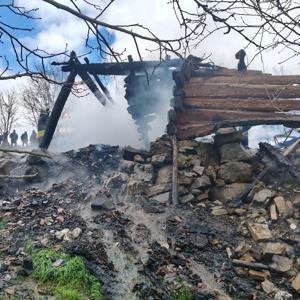 Yalnız yaşadığı evinde çıkan yangında hayatını kaybetti - cnnturk.com