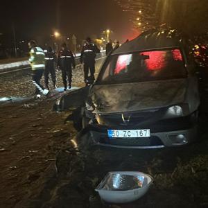 Nevşehirde refüje çıkan otomobil aydınlatma direğine çarptı: 1 yaralı