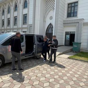 Kamyonet hırsızı, sahte kimlikle kaldığı otelde yakalandı