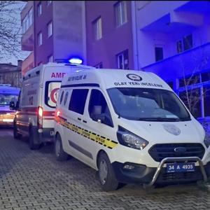 Üsküdarda tartıştığı anne ve babasını silahla öldürüp intihar etti