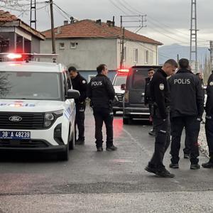Kayseri’de akrabalar arasında bıçaklı kavga: 3 yaralı