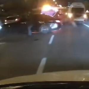 Maltepede dört aracın karıştığı zincirleme kaza: 1i ağır 4 yaralı