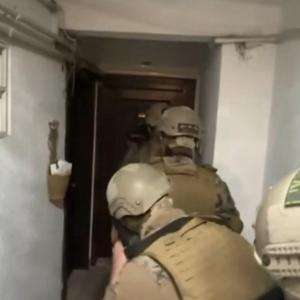 İstanbulda sahte belgelerle ikamet izni aldıran şüphelilere operasyon: 31 gözaltı
