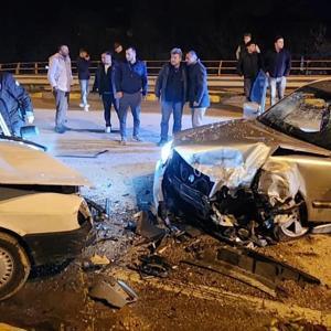 Kavşakta ters yöne giren alkollü sürücünün otomobili, başka otomobille çarpıştı: 6 yaralı