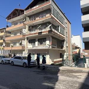 Kötü koku sonrası belediye harekete geçti; çöp evden 1 yıldır çıkmadığı ortaya çıktı / Ek Fotoğraflar