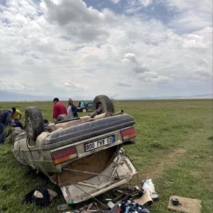 Otomobil takla atıp, şarampole devrildi: 1 ölü, 5 yaralı
