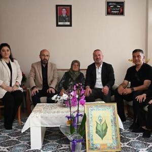 Karacabey Belediye Başkanı’ndan Anneler Günü’nde anlamlı ziyaretler