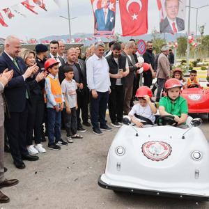 Menemende çocuklar için trafik eğitim parkuru açıldı