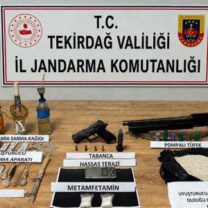 Tekirdağ’da çok sayıda uyuşturucu ve silah ele geçirildi; 3 gözaltı