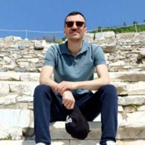 Anne, baba ve kardeşini öldüren sanık, ilk duruşmada savunma yapmadı