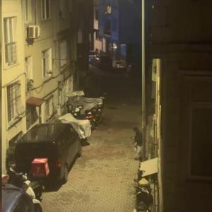 Kağıthanede iş insanının kayınvalidesinin evini kurşunlayanlar yakalandı; 100 milyon lira değerindeki araçları kundaklanmıştı