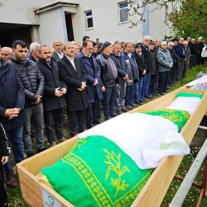 Aynı gün hayatını kaybeden anne ve oğlu toprağa verildi