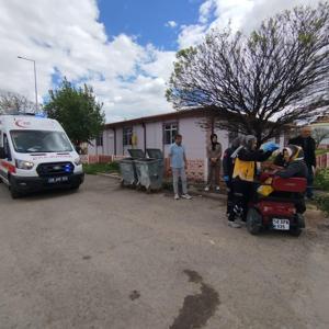 Şarkışlada otomobil ile üç tekerli elektrikli motosiklet çarpıştı: 1 yaralı