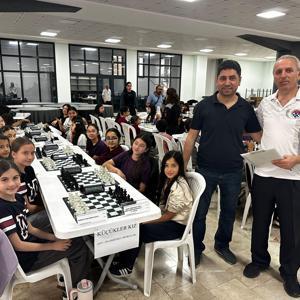 Erdemli’de satranç turnuvası başladı