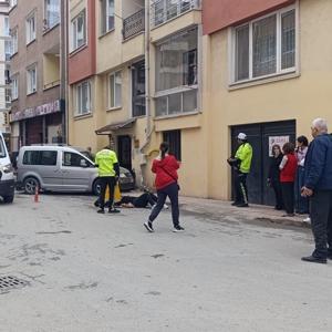Hafif ticari araç, 3 yayaya çarptı